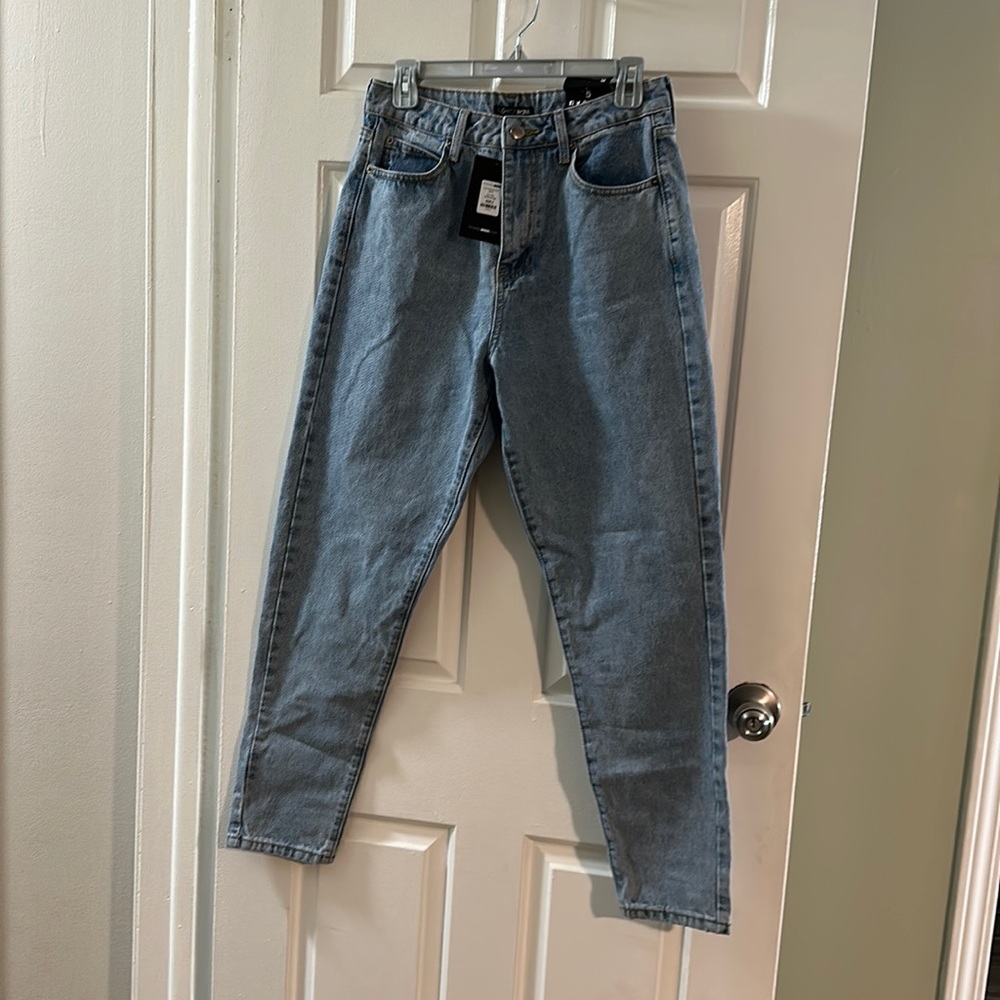 Let’s rewind mom jeans